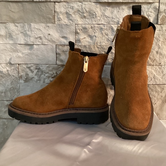 Sam Edelman Other - Sam Edelman Laguna Chelsea Boots (Kids)
